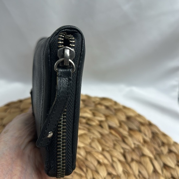 Kennith Cole Black Genuine Leather Zip Card Holding Wallet - Picture 4 of 9